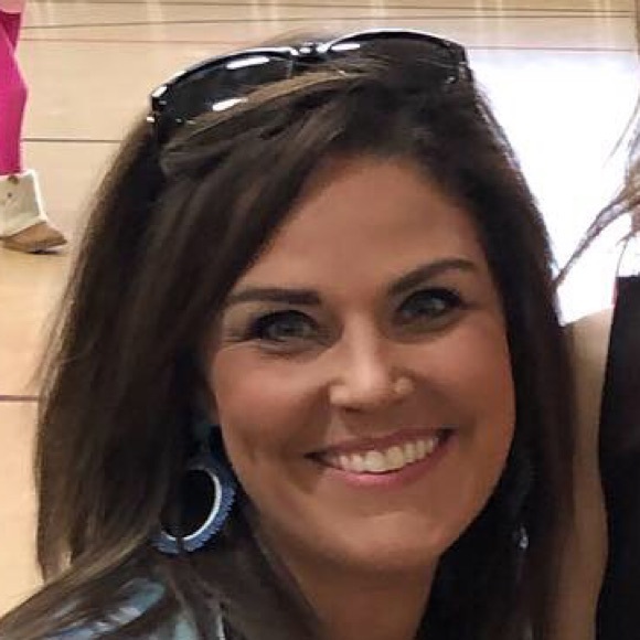 Meet your Posher, Lindsay - Picture 1 of 1